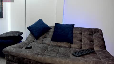  Simon  online show from February 5, 2025, 4:47 pm