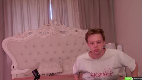 Snapshot of simonwarner chatting on May 10, 2026, 8:19 am Simon online show from May 10, 2026, 8:19 am