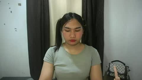 Snapshot of simply_francine chatting on July 6, 2026, 3:03 pm simply francine online show from July 6, 2026, 3:03 pm