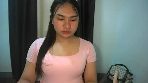 Snapshot of simply_francine chatting on July 9, 2026, 1:04 pm simply francine online show from July 9, 2026, 1:04 pm