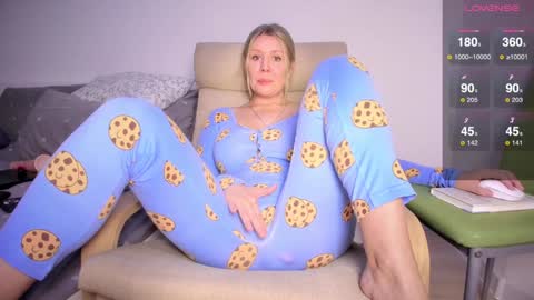 A present for me  online show from January 13, 2025, 3:01 am