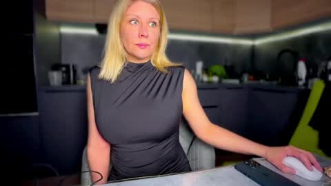 A present for me  online show from April 26, 2026, 7:00 pm