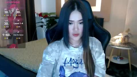 Adrianna Fowler online show from December 2, 2025, 2:28 am