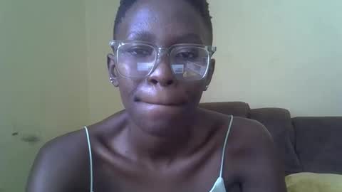 simplyloy33 online show from November 8, 2025, 8:36 am