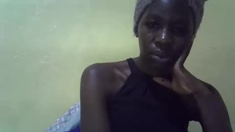 simplyloy33 online show from April 18, 2026, 7:58 pm