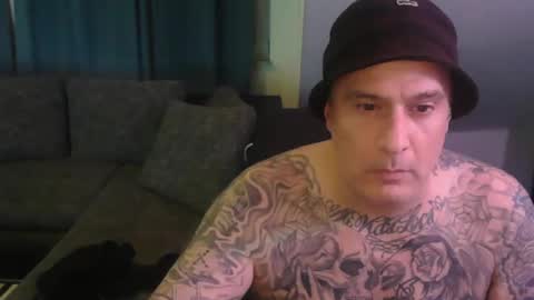 sinalco1975 online show from November 16, 2025, 3:01 am