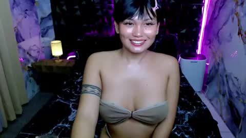 Snapshot of sinampot chatting on June 22, 2026, 2:02 am hi im thalia nice to meet you please give me thumbs up 3 online show from June 22, 2026, 2:02 am