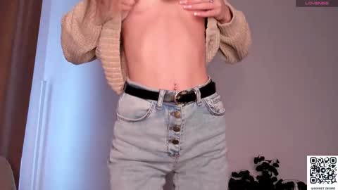 Naomi online show from September 18, 2025, 11:23 am