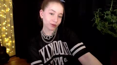 Sindi online show from September 12, 2025, 11:21 am