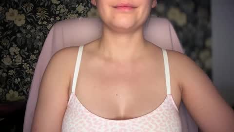 Sindra online show from December 3, 2025, 12:51 am