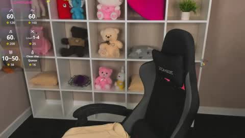 Snapshot of sindy_ortega chatting on June 5, 2026, 12:39 am Hi my name is Cindy Id love to see you on my stream. My schedule for the week 2 GMT 3am-9am MoTuFrSaSu online show from June 5, 2026, 12:39 am