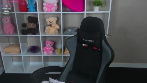 Snapshot of sindy_ortega chatting on June 7, 2026, 12:59 am Hi my name is Cindy Id love to see you on my stream. My schedule for the week 2 GMT 3am-9am MoTuFrSaSu online show from June 7, 2026, 12:59 am