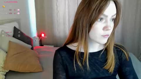 Snapshot of sinfulsmile_ chatting on March 17, 2026, 3:33 am Ivy online show from March 17, 2026, 3:33 am