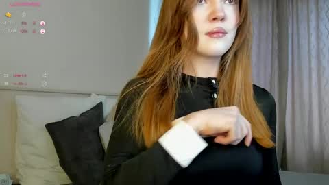 Snapshot of sinfulsmile_ chatting on April 10, 2026, 4:50 am Ivy online show from April 10, 2026, 4:50 am