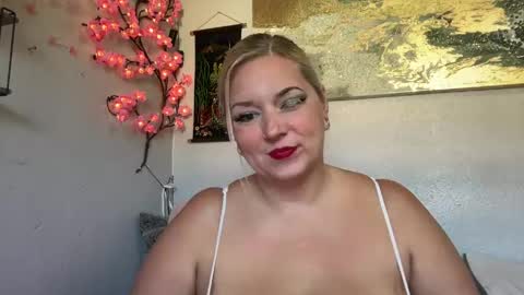 singlesexymom online show from May 20, 2026, 5:30 pm