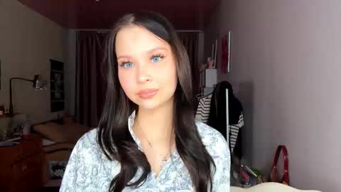 Emma online show from November 17, 2025, 11:05 am