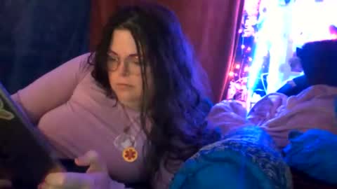 Siofra online show from November 7, 2025, 7:41 am