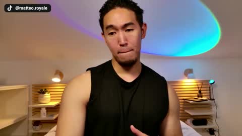 SIR TEO online show from May 11, 2026, 2:23 pm