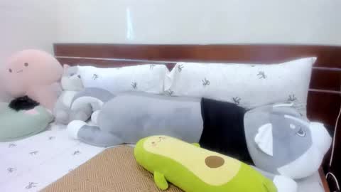 julila online show from December 3, 2025, 2:52 am