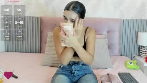 Snapshot of sisi_rosex chatting on June 6, 2026, 12:32 pm Shopia online show from June 6, 2026, 12:32 pm