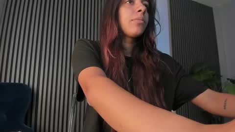 Dee online show from September 29, 2025, 5:34 am