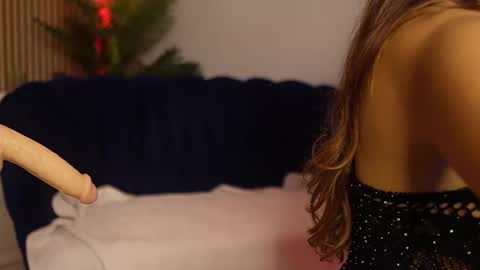 Dee online show from November 8, 2025, 8:51 pm