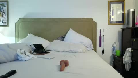 sissipatti69 online show from April 9, 2026, 7:03 am