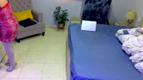 D i f a  Ana Arbeh shemale online show from April 6, 2026, 7:09 am