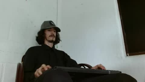 Snapshot of sk8sir chatting on June 19, 2026, 4:00 pm sk8sir online show from June 19, 2026, 4:00 pm