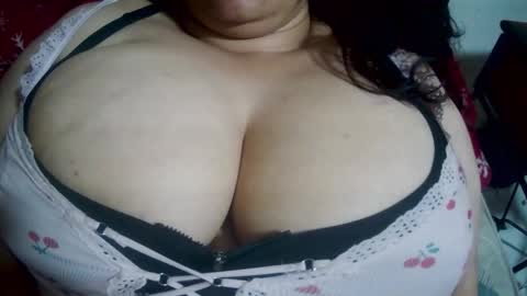 Snapshot of skarkett21 chatting on January 13, 2026, 3:23 am skarkett21 online show from January 13, 2026, 3:23 am