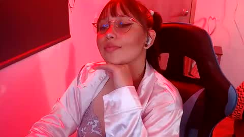 Snapshot of skarlet_adams chatting on May 26, 2026, 7:21 pm Alice online show from May 26, 2026, 7:21 pm