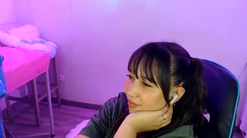 Snapshot of skarlet_adams chatting on June 11, 2026, 2:11 am Alice online show from June 11, 2026, 2:11 am