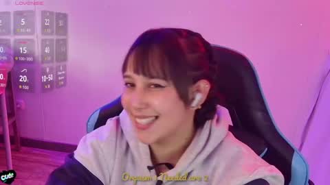 Snapshot of skarlet_adams chatting on June 18, 2026, 8:35 pm Alice online show from June 18, 2026, 8:35 pm