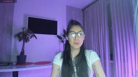 skarlett online show from April 15, 2026, 9:37 pm