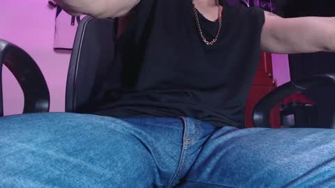 Snapshot of skateboy444 chatting on January 28, 2025, 7:11 am king online show from January 28, 2025, 7:11 am