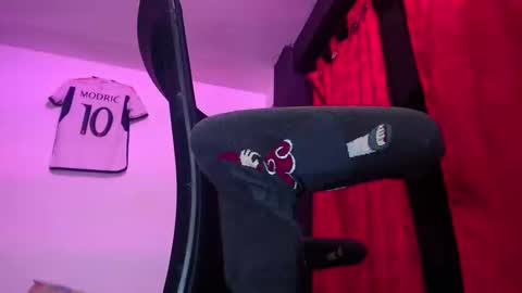 Snapshot of skateboy444 chatting on March 11, 2025, 11:15 pm king online show from March 11, 2025, 11:15 pm