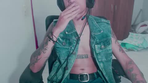 Snapshot of skateboy444 chatting on September 28, 2025, 4:51 am king online show from September 28, 2025, 4:51 am