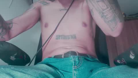 Snapshot of skateboy444 chatting on October 12, 2025, 9:41 am king online show from October 12, 2025, 9:41 am