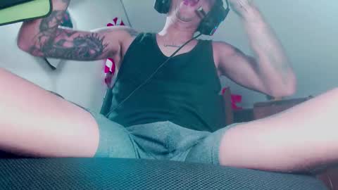 Snapshot of skateboy444 chatting on November 27, 2025, 9:33 am king online show from November 27, 2025, 9:33 am