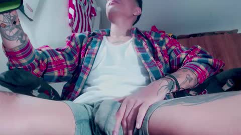 Snapshot of skateboy444 chatting on December 4, 2025, 10:02 am king online show from December 4, 2025, 10:02 am