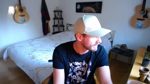 Snapshot of skatejocke chatting on November 17, 2025, 11:16 am skatejocke online show from November 17, 2025, 11:16 am