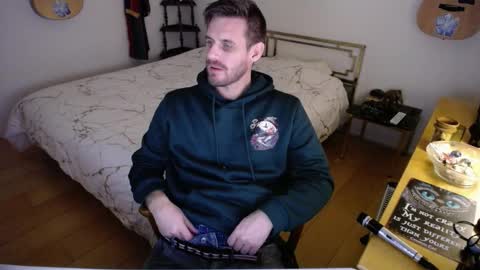 Snapshot of skatejocke chatting on November 25, 2025, 4:18 pm skatejocke online show from November 25, 2025, 4:18 pm