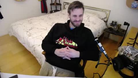 Snapshot of skatejocke chatting on December 4, 2025, 11:30 am skatejocke online show from December 4, 2025, 11:30 am