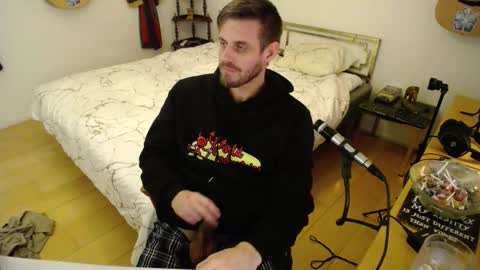 Snapshot of skatejocke chatting on December 5, 2025, 1:14 am skatejocke online show from December 5, 2025, 1:14 am