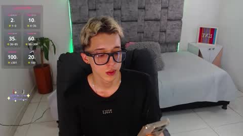 skinny_bigcock20 online show from December 19, 2025, 7:54 pm