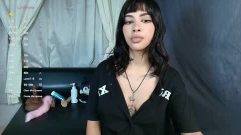 Snapshot of skinny_emily chatting on May 5, 2026, 8:39 pm Emily Rojas online show from May 5, 2026, 8:39 pm