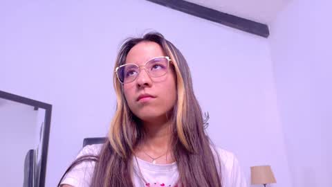 skinny_hottie18 online show from January 21, 2025, 1:32 pm