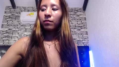 skinny_hottie18 online show from February 28, 2025, 9:01 pm