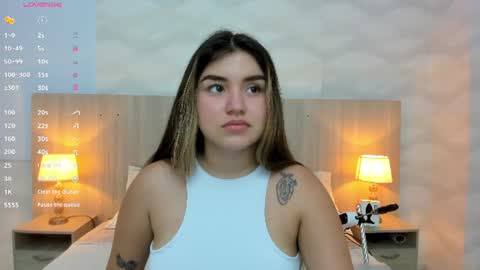 Snapshot of skinny_laura chatting on June 23, 2026, 11:08 am online show from June 23, 2026, 11:08 am