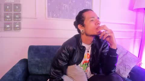 Snapshot of skinny_mac_ chatting on May 6, 2026, 1:27 pm Mac online show from May 6, 2026, 1:27 pm